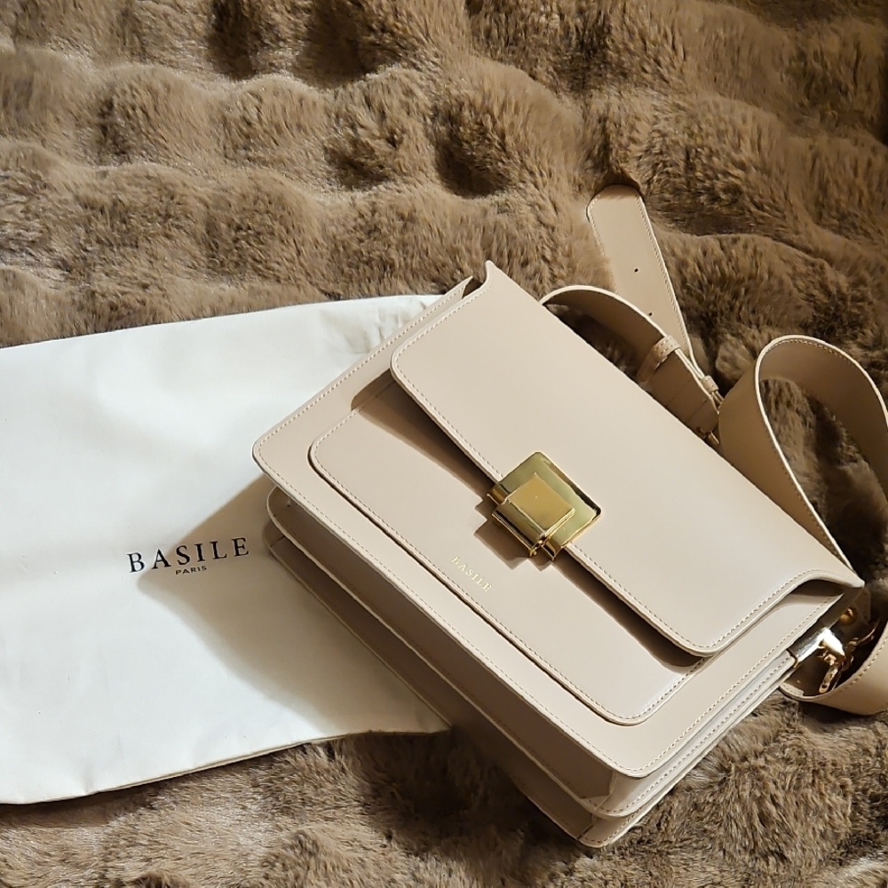 Basile Leather Shoulder Bag Structured Design